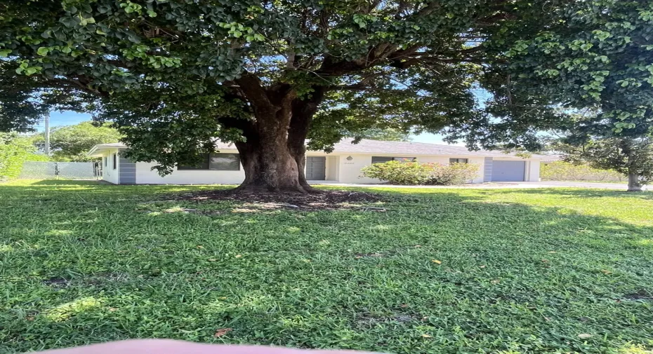 3/2 East Boca Raton