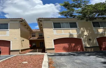 2492 FRONT GARAGE 107