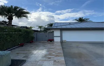 Side private entry