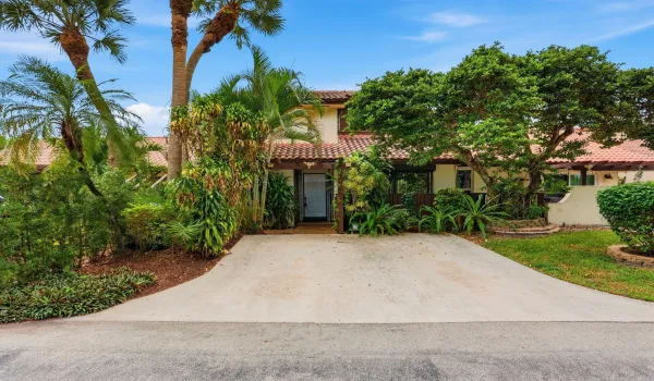 6850 Tiburon Dr