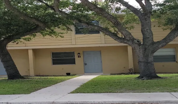 2018 S 10th St Exterior Front