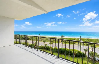 Endless, unobstructed ocean views