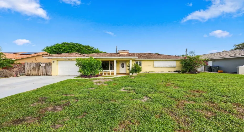 Come experience life in one of East Boca's only no-HOA neighborhoods. This property is a blank slate for you to put your finishing touches on. Bring your boat, RV, or camper!