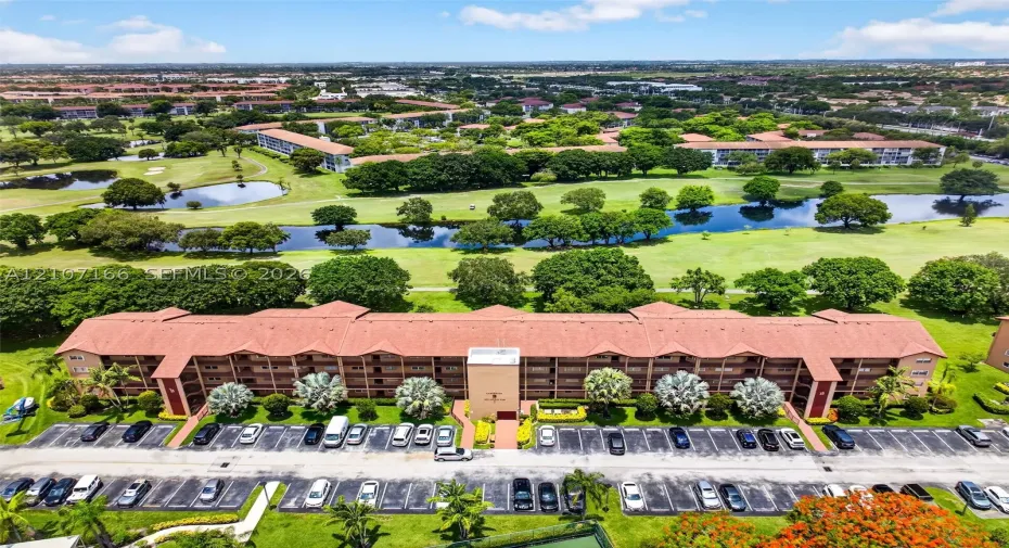 Golf and Lake Views!