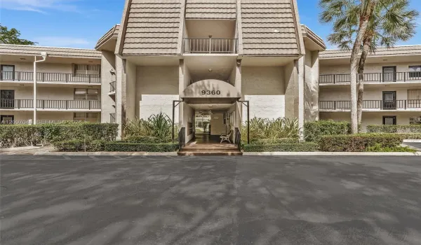 Welcome to 9360 Lime Bay #105, Tamarac FL