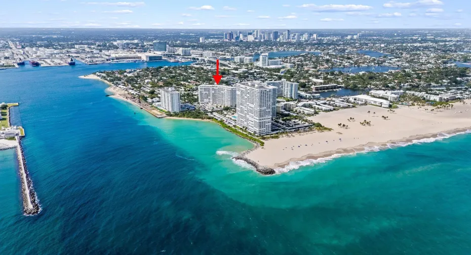 Minutes to the ocean and your private Everglades beach