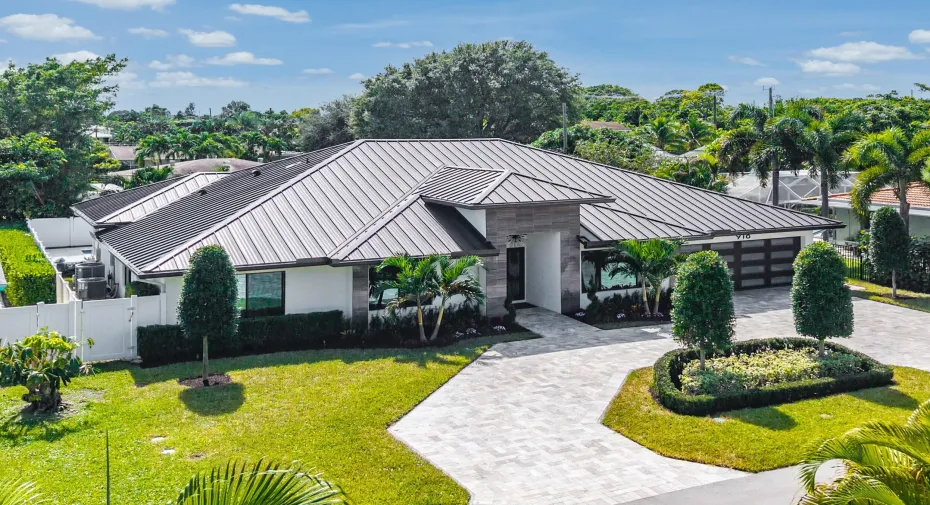 918 SW 28th Ave Aerial Front Cropped