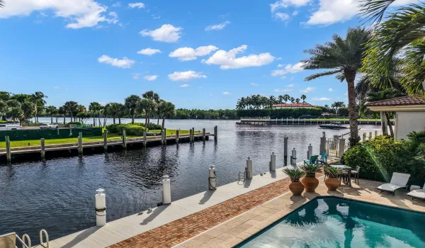 Spectacular Intracoastal and canal views