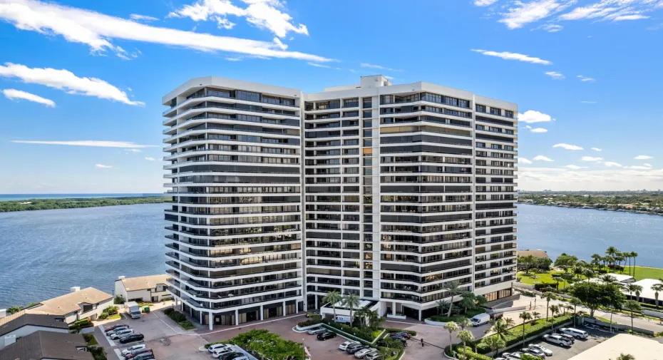 Lake Point Tower 100