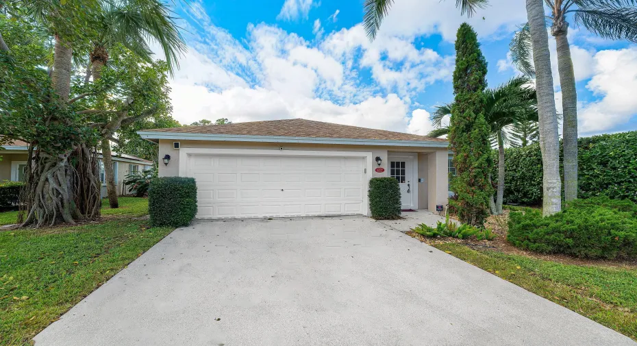 002-5427ClubCircle-Haverhill-FL-33415-SM