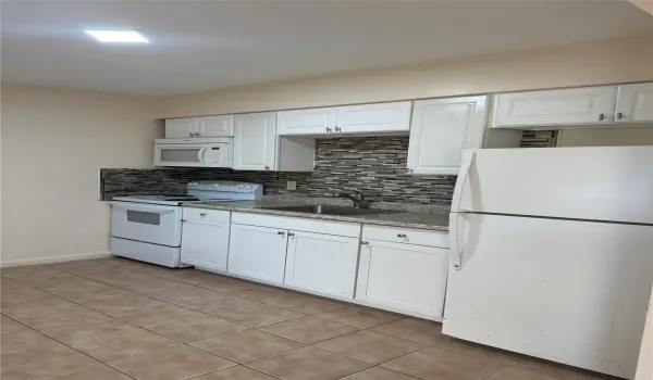 Eat-in Kitchen