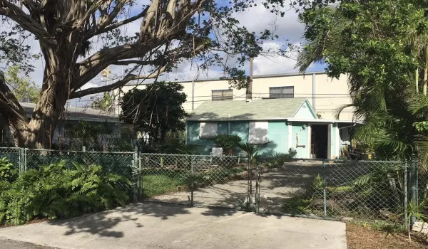 1 of 2 homes & 2 vacant lots