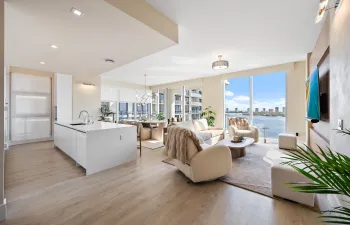 Living/Kitchen