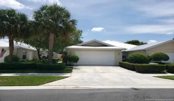 Divosta Capri Villa in Palm City: The Meadows