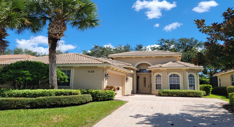 7128 Maidstone Drive, Port Saint Lucie, Florida 34986, 3 Bedrooms Bedrooms, ,2 BathroomsBathrooms,Single Family,For Sale,Maidstone,RX-10921470
