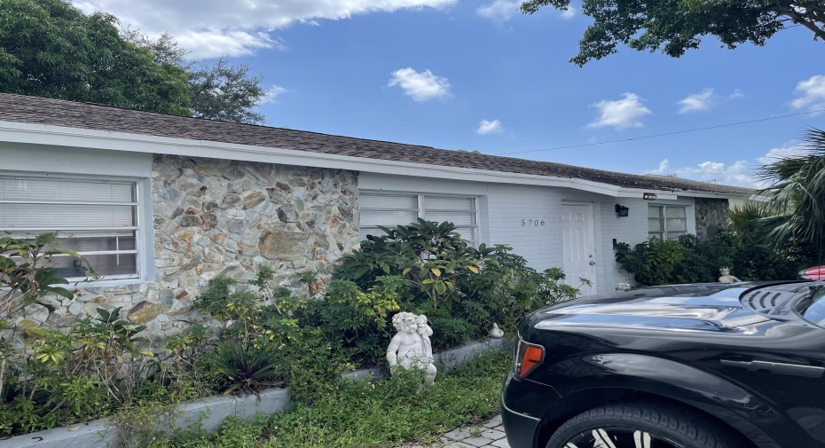 5706 Candlewood Avenue, Mangonia Park, Florida 33407, 2 Bedrooms Bedrooms, ,2 BathroomsBathrooms,Single Family,For Sale,Candlewood,RX-10921719