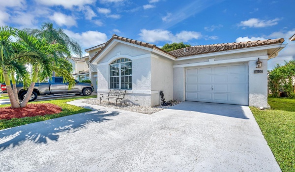 6885 Big Pine Key Street, Lake Worth, Florida 33467, 3 Bedrooms Bedrooms, ,2 BathroomsBathrooms,Single Family,For Sale,Big Pine Key,RX-10919901