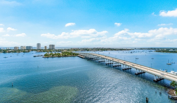 2640 Lake Shore Drive Unit 2008, Riviera Beach, Florida 33404, 2 Bedrooms Bedrooms, ,3 BathroomsBathrooms,Condominium,For Sale,Lake Shore,20,RX-10923170