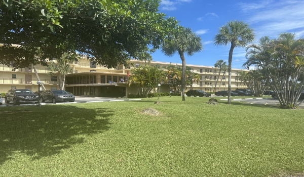 9355 SW 8th Street Unit 118, Boca Raton, Florida 33428, 1 Bedroom Bedrooms, ,1 BathroomBathrooms,Condominium,For Sale,8th,1,RX-10923847