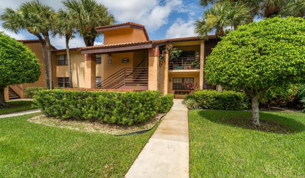 6444 Aspen Glen Circle, Boynton Beach, Florida 33437, 3 Bedrooms Bedrooms, ,2 BathroomsBathrooms,Condominium,For Sale,Aspen Glen,1,RX-10925129