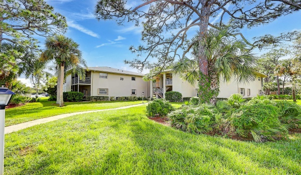 33 Lake Vista Trail Unit 206, Port Saint Lucie, Florida 34952, 2 Bedrooms Bedrooms, ,2 BathroomsBathrooms,Condominium,For Sale,Lake Vista,2,RX-10925155