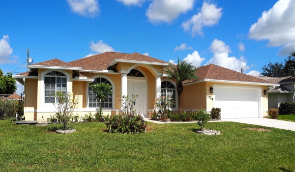 1249 SW Hunnicut Avenue, Port Saint Lucie, Florida 34953, 3 Bedrooms Bedrooms, ,2 BathroomsBathrooms,Single Family,For Sale,Hunnicut,RX-10917276