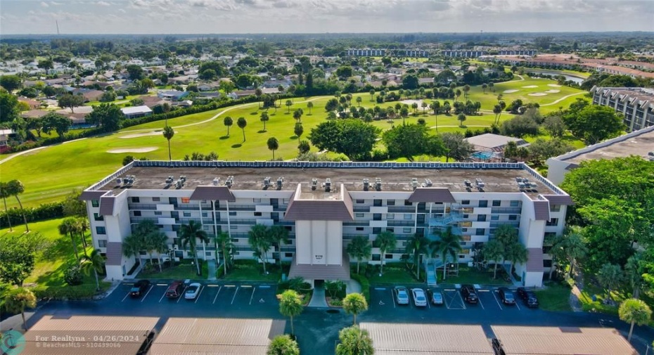 Breathtaking Golf Garden and Pool Views from your Unit!
