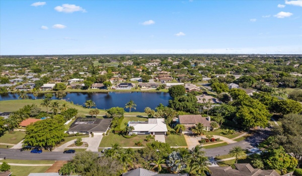 3201 Lakeview Drive, Delray Beach, Florida 33445, 3 Bedrooms Bedrooms, ,2 BathroomsBathrooms,Single Family,For Sale,Lakeview,RX-10930833