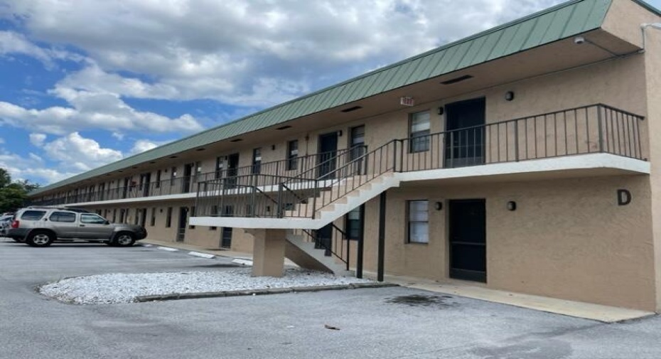 1061 SE Monterey Road Unit D-21, Stuart, Florida 34994, 1 Bedroom Bedrooms, ,1 BathroomBathrooms,Condominium,For Sale,Monterey,2,RX-10898620