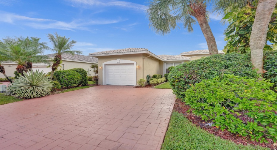 10577 Royal Caribbean Circle, Boynton Beach, Florida 33437, 3 Bedrooms Bedrooms, ,2 BathroomsBathrooms,A,For Sale,Royal Caribbean,RX-10931660