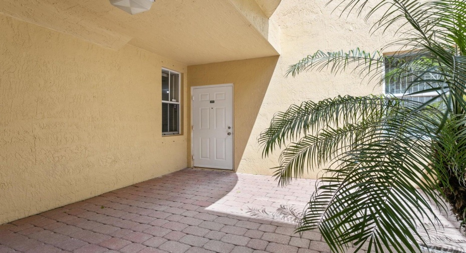 2014 Shoma Drive, Royal Palm Beach, Florida 33414, 3 Bedrooms Bedrooms, ,2 BathroomsBathrooms,Condominium,For Sale,Shoma,2,RX-10932057