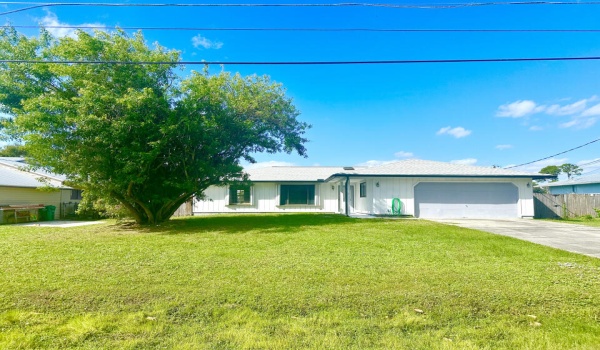 5801 Sunset Boulevard, Fort Pierce, Florida 34982, 3 Bedrooms Bedrooms, ,2 BathroomsBathrooms,Single Family,For Sale,Sunset,RX-10933284