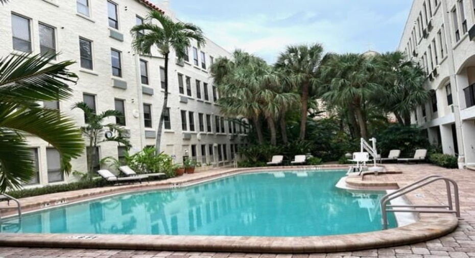 235 Sunrise Avenue Unit 2245, Palm Beach, Florida 33480, 1 Bedroom Bedrooms, ,1 BathroomBathrooms,Condominium,For Sale,Sunrise,2,RX-10935451