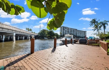 Your own private 50 FT deeded dock, 5 minutes to the Intracoastal