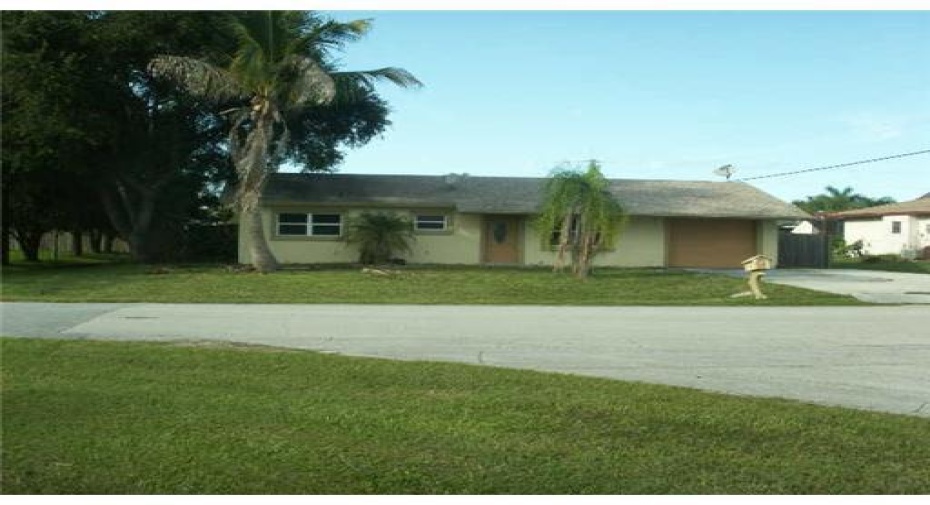 991 SE Walters Terrace, Port Saint Lucie, Florida 34953, 2 Bedrooms Bedrooms, ,2 BathroomsBathrooms,Single Family,For Sale,Walters,RX-10936673