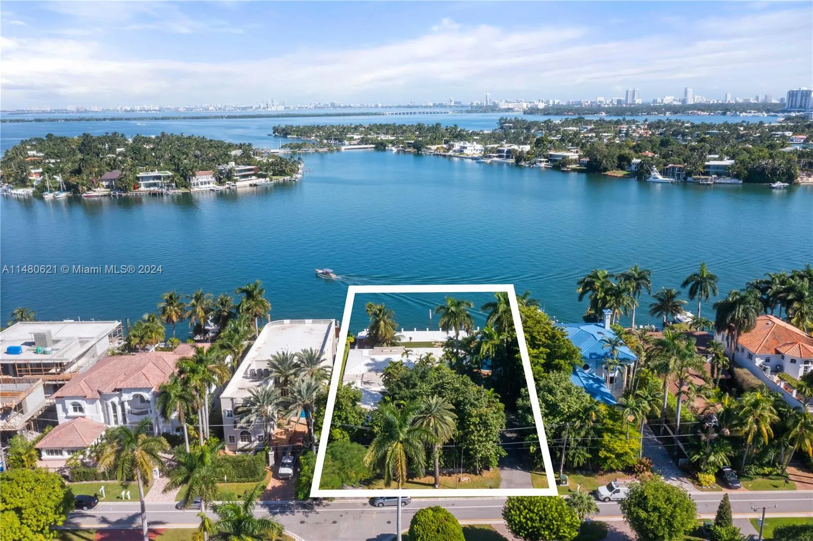 21,000 SF of Premier Waterfront on Hibiscus Island