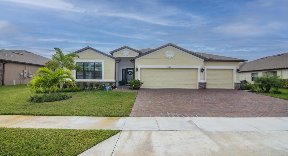 5526 1st Square, Vero Beach, Florida 32968, 3 Bedrooms Bedrooms, ,2 BathroomsBathrooms,Single Family,For Sale,1st,RX-10936842