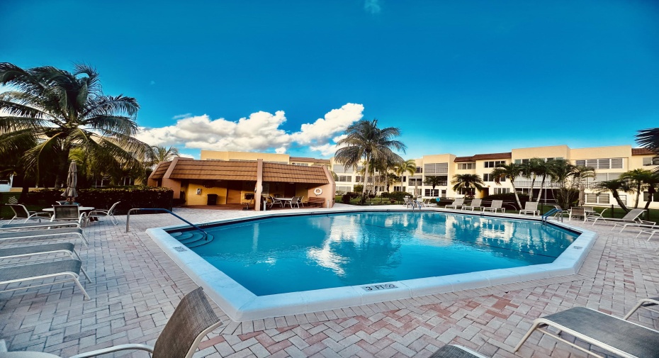 6870 Royal Palm Boulevard Unit 115m, Margate, Florida 33063, 2 Bedrooms Bedrooms, ,2 BathroomsBathrooms,Condominium,For Sale,Royal Palm,1,RX-10937826