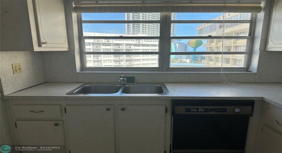 eat-in kitchen with view of ocean and intracoastal