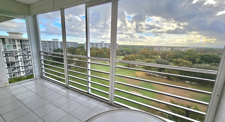 575 Oaks Lane Unit 1010, Pompano Beach, Florida 33069, 3 Bedrooms Bedrooms, ,2 BathroomsBathrooms,Residential Lease,For Rent,Oaks,10,RX-10939037
