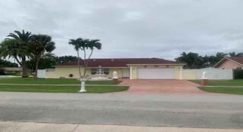 1283 Larch Way, Wellington, Florida 33414, 3 Bedrooms Bedrooms, ,2 BathroomsBathrooms,Residential Lease,For Rent,Larch,RX-10916445