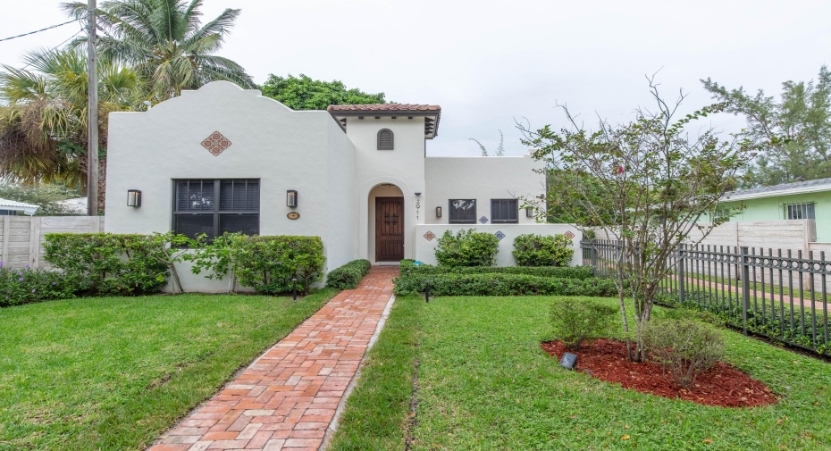 2911 Poinsettia Avenue, West Palm Beach, Florida 33407, 3 Bedrooms Bedrooms, ,2 BathroomsBathrooms,Residential Lease,For Rent,Poinsettia,1,RX-10916272