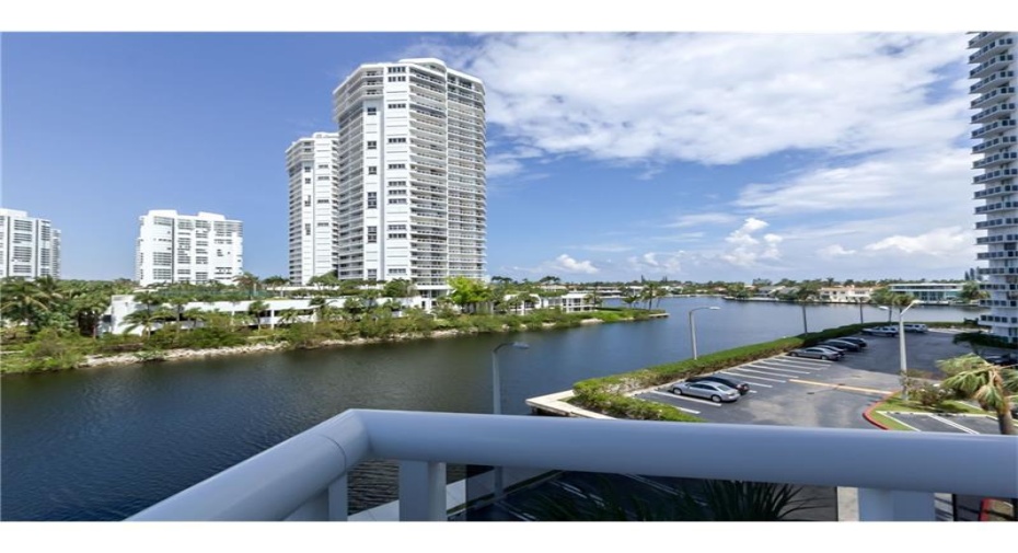 20505 E Country Club Drive Unit 433, Aventura, Florida 33180, 2 Bedrooms Bedrooms, ,2 BathroomsBathrooms,Residential Lease,For Rent,Country Club,4,RX-10932201