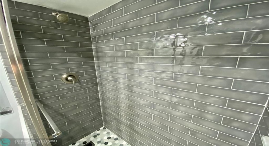 beautiful tile in 2nd Bathroom