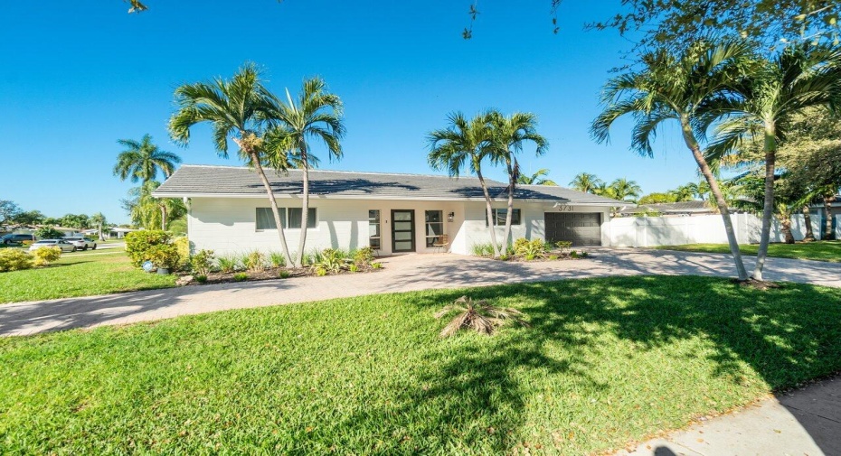 3731 NE 23rd Avenue, Lighthouse Point, Florida 33064, 3 Bedrooms Bedrooms, ,2 BathroomsBathrooms,Residential Lease,For Rent,23rd,3731,RX-10928427