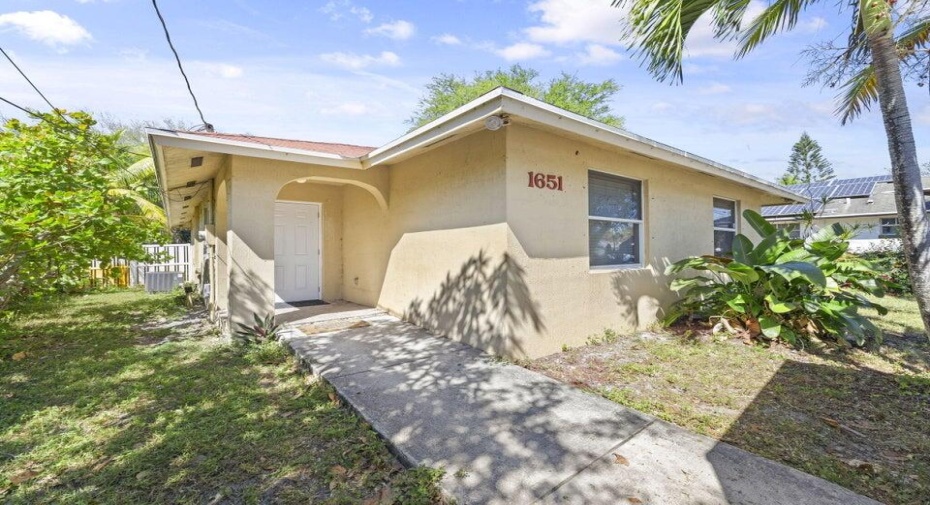 1651 Suwanee Drive, West Palm Beach, Florida 33409, 3 Bedrooms Bedrooms, ,2 BathroomsBathrooms,Residential Lease,For Rent,Suwanee,1,RX-10941460