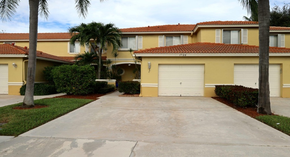 1720 Arezzo Circle, Boynton Beach, Florida 33436, 3 Bedrooms Bedrooms, ,2 BathroomsBathrooms,Townhouse,For Sale,Arezzo,RX-10941723