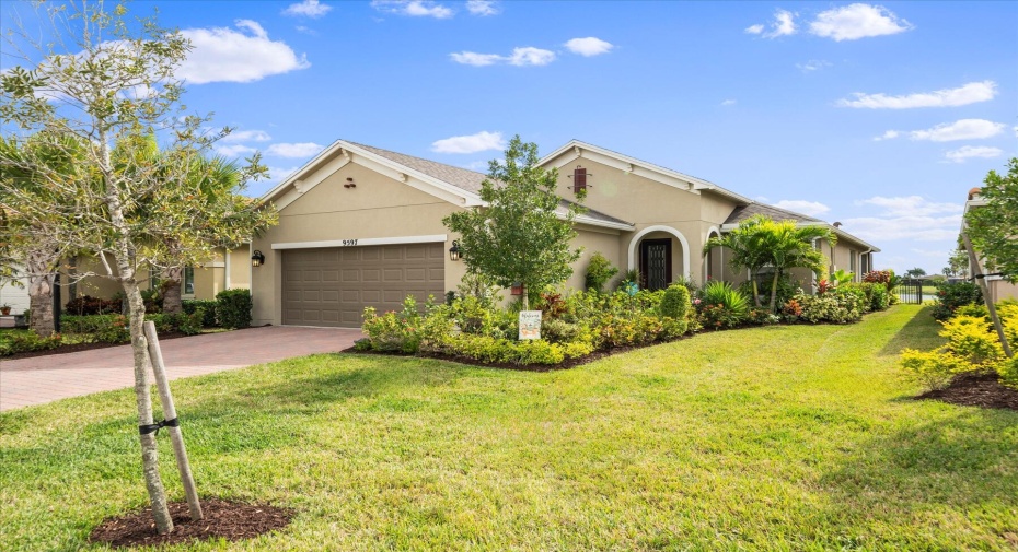 9597 SW Royal Poinciana Drive, Port Saint Lucie, Florida 34987, 3 Bedrooms Bedrooms, ,2 BathroomsBathrooms,Single Family,For Sale,Royal Poinciana,RX-10942596