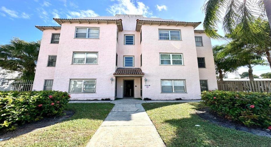 2010 Broward Avenue Unit 4, West Palm Beach, Florida 33407, ,1 BathroomBathrooms,Residential Lease,For Rent,Broward,3,RX-10933940