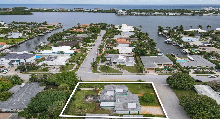 2301 N Lakeside Drive, Lake Worth, Florida 33460, 3 Bedrooms Bedrooms, ,2 BathroomsBathrooms,Residential Lease,For Rent,Lakeside,RX-10943258